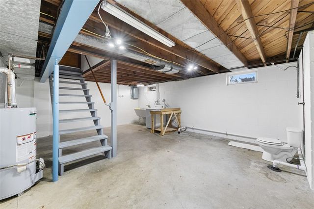 202 Larson Boulevard, Rostraver, PA 15012