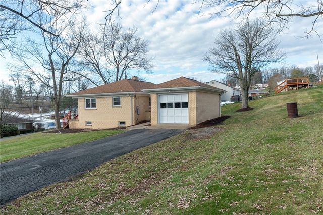 202 Larson Boulevard, Rostraver, PA 15012