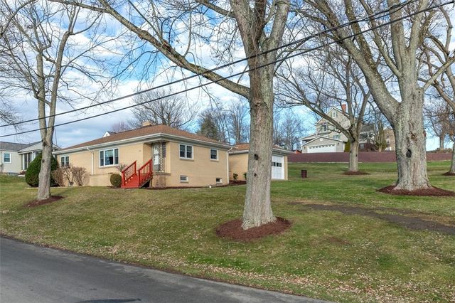 202 Larson Boulevard, Rostraver, PA 15012