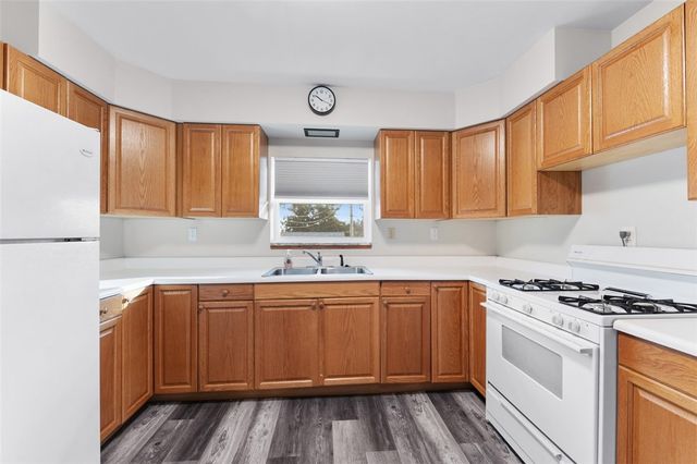 202 Larson Boulevard, Rostraver, PA 15012