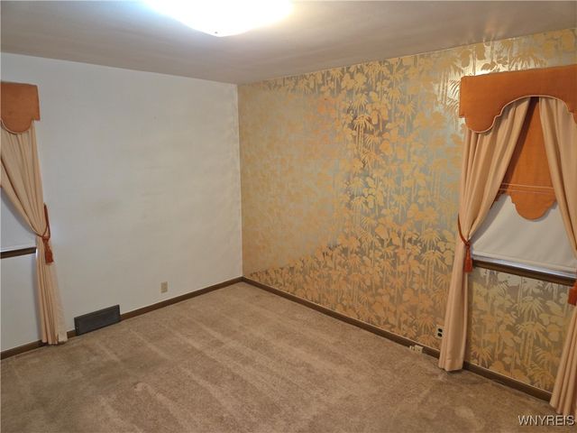 2595 Jerauld Avenue, Niagara Falls, NY 14305