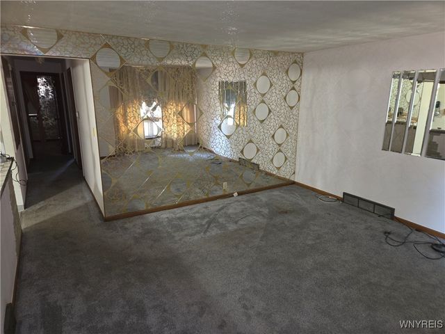 2595 Jerauld Avenue, Niagara Falls, NY 14305