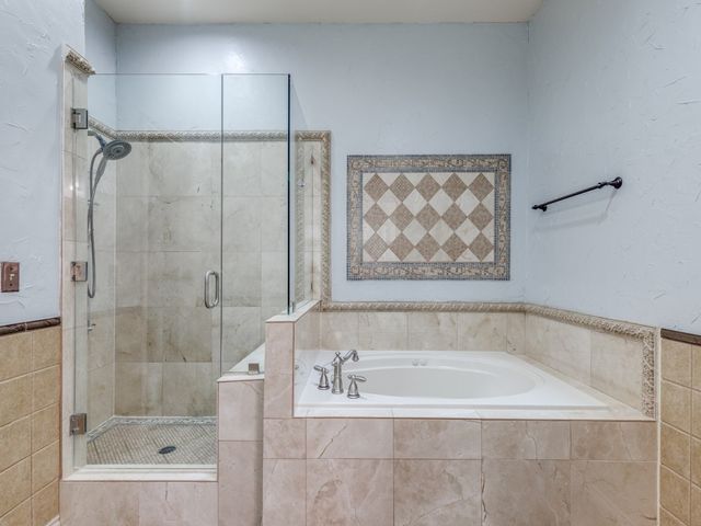 9138 Valley Chapel Lane, Dallas, TX 75220