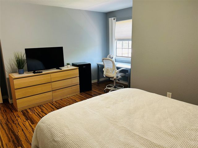 9138 Valley Chapel Lane, Dallas, TX 75220