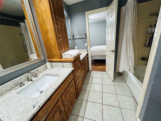 9138 Valley Chapel Lane, Dallas, TX 75220