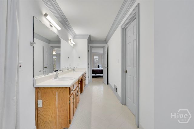 525 Saddle Crest Drive, Roswell, GA 30075