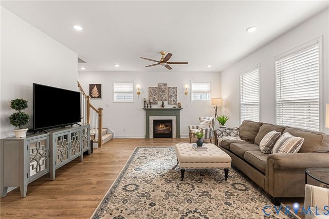 568 N James St, Ashland, VA 23005