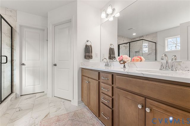 568 N James St, Ashland, VA 23005