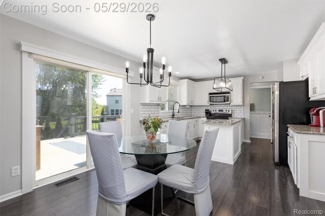 56312 Oasis Drive, Macomb Township, MI 48042