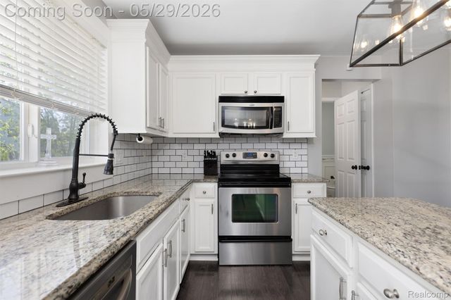 56312 Oasis Drive, Macomb Township, MI 48042