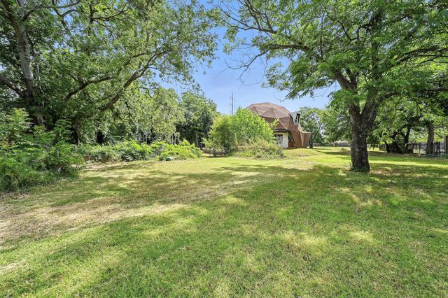 2609 Woodson Drive, Bedford, TX 76021