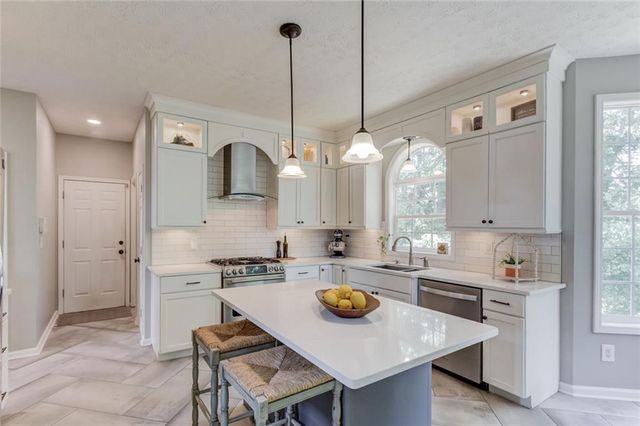 801 Towering Pine Trail, Lawrenceville, GA 30045