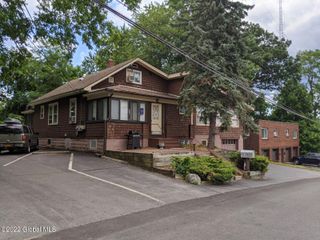 106 Braintree Street 1F, Colonie, NY 12205