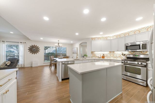 415 Cattle Ranch, San Antonio, TX 78245