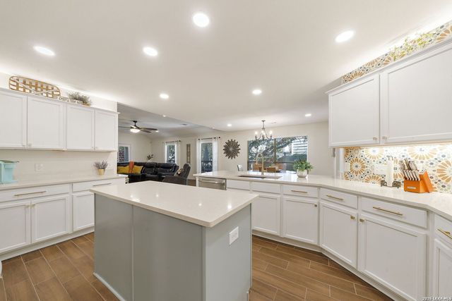 415 Cattle Ranch, San Antonio, TX 78245