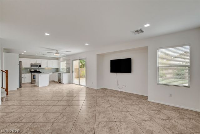 10424 Trailing Dalea Avenue, Las Vegas, NV 89135