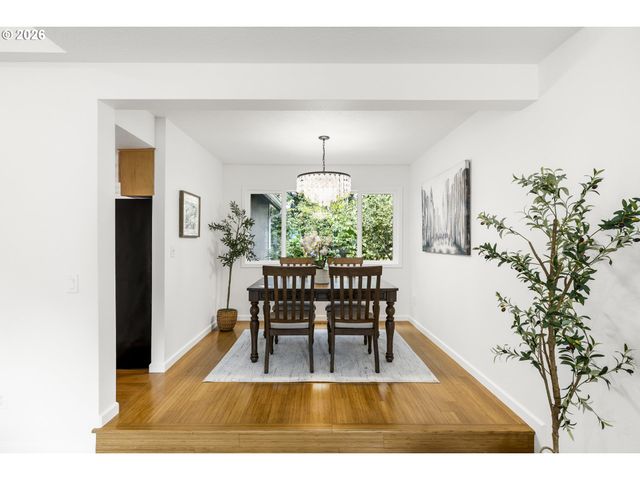 11587 Sw SHEFFIELD Cir, Portland, OR 97223