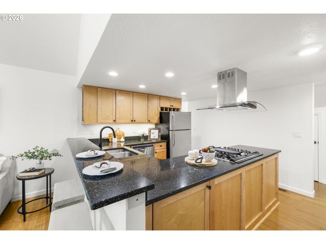 11587 Sw SHEFFIELD Cir, Portland, OR 97223