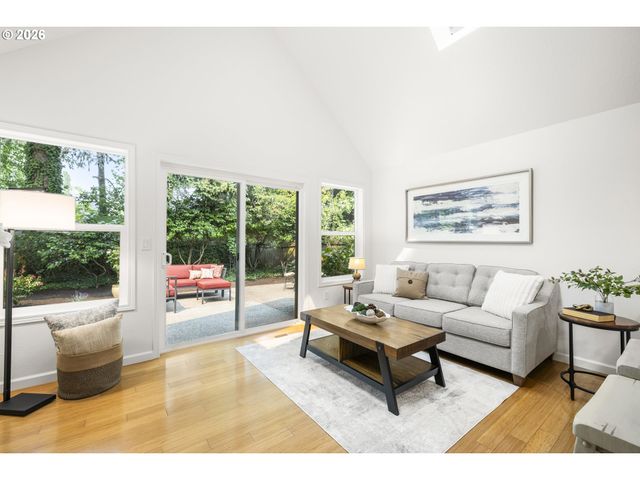 11587 Sw SHEFFIELD Cir, Portland, OR 97223