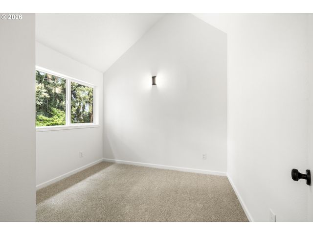 11587 Sw SHEFFIELD Cir, Portland, OR 97223