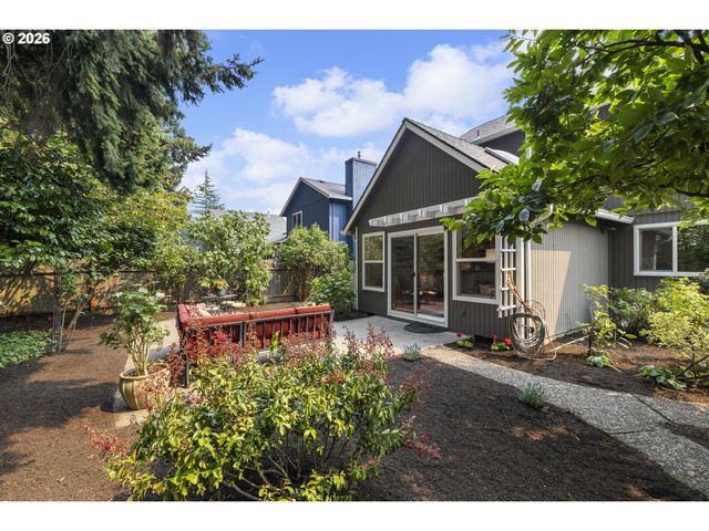 11587 Sw SHEFFIELD Cir, Portland, OR 97223