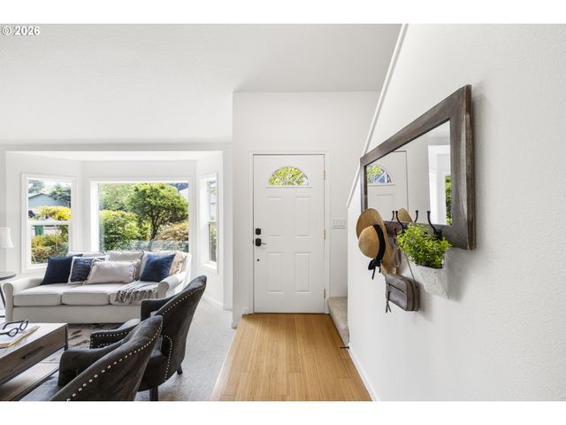 11587 Sw SHEFFIELD Cir, Portland, OR 97223