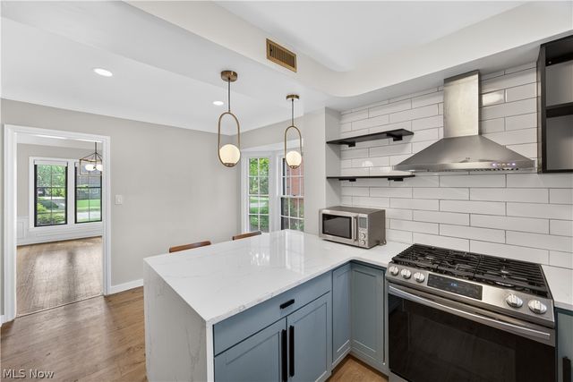 2561 Charney Road, University Heights, OH 44118