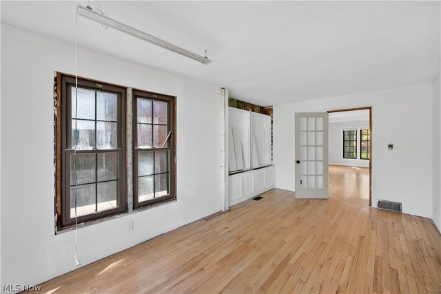 2561 Charney Road, University Heights, OH 44118