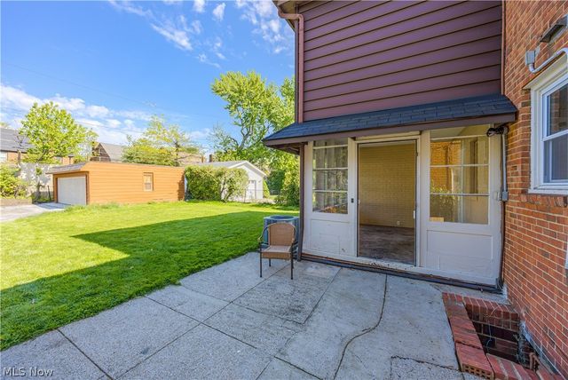 2561 Charney Road, University Heights, OH 44118