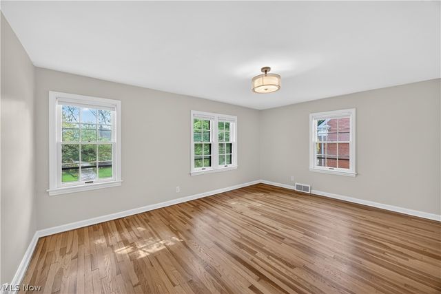 2561 Charney Road, University Heights, OH 44118