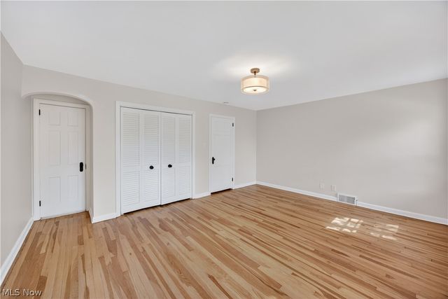 2561 Charney Road, University Heights, OH 44118