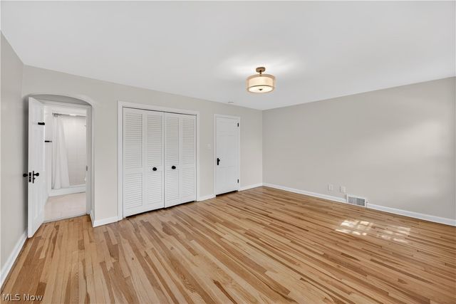 2561 Charney Road, University Heights, OH 44118