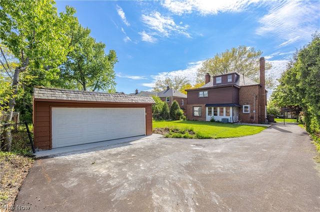 2561 Charney Road, University Heights, OH 44118
