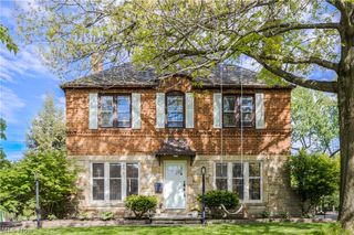 2561 Charney Road, University Heights, OH 44118