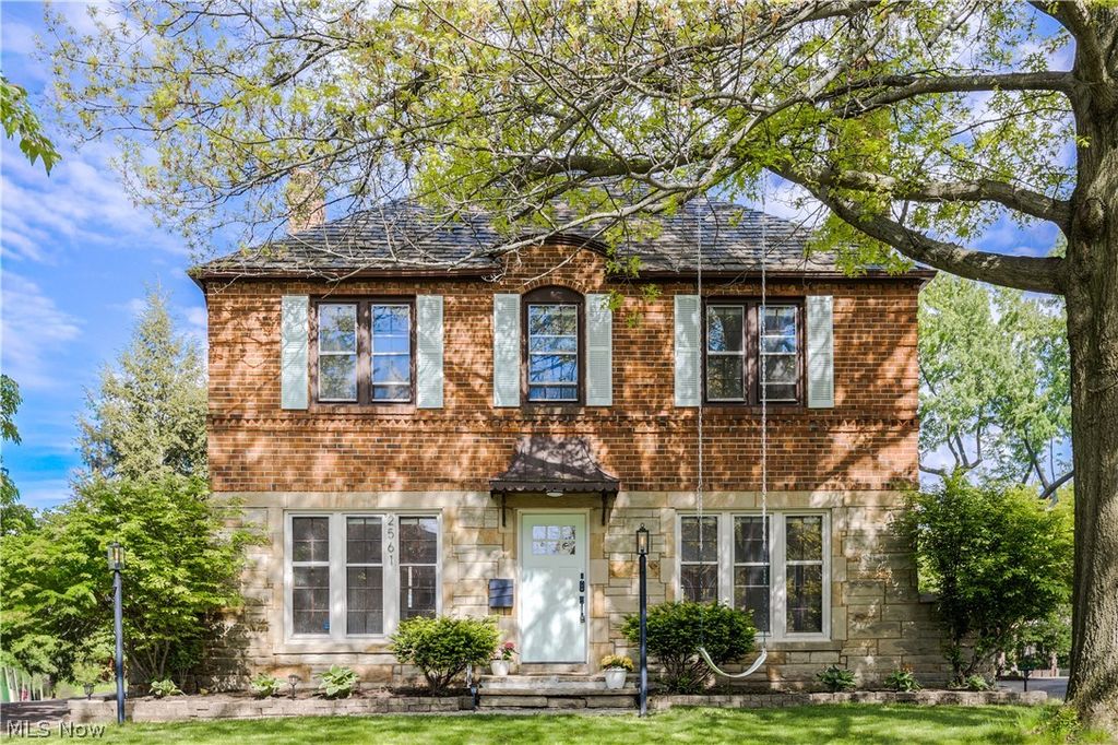 2561 Charney Road, University Heights, OH 44118