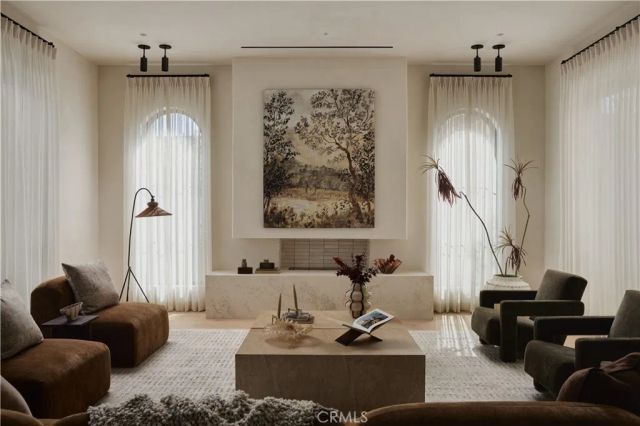 11741 La Maida, Valley Village, CA 91607