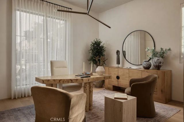 11741 La Maida, Valley Village, CA 91607