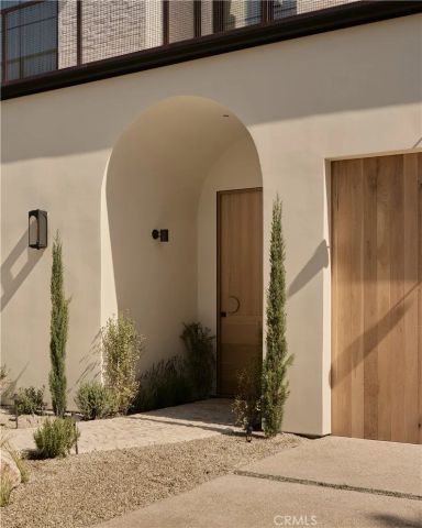 11741 La Maida, Valley Village, CA 91607