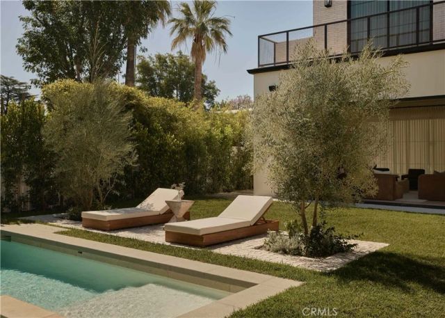 11741 La Maida, Valley Village, CA 91607