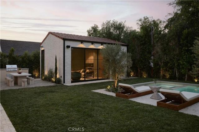 11741 La Maida, Valley Village, CA 91607