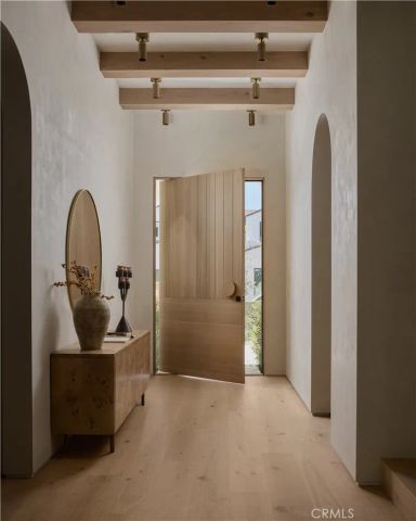 11741 La Maida, Valley Village, CA 91607