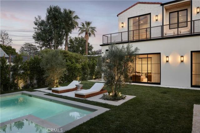 11741 La Maida, Valley Village, CA 91607