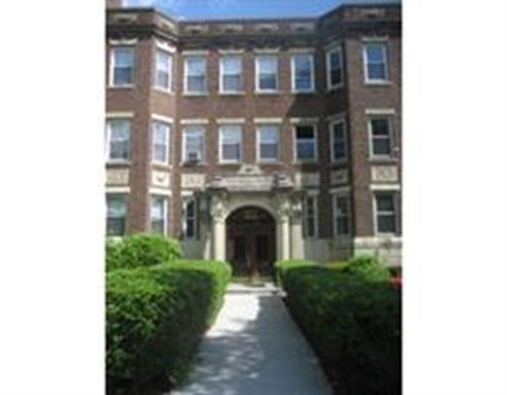 1840 Commonwealth Ave 7, Boston, MA 02135