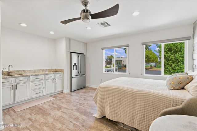 4145 E GLENROSA Avenue, Phoenix, AZ 85018