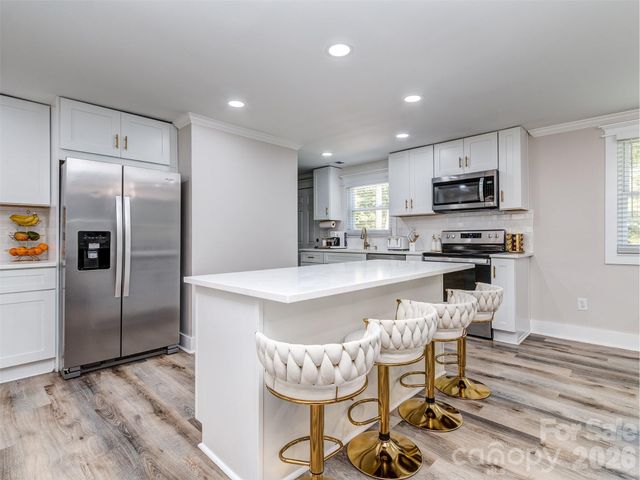 6821 Saddle Point Road, Charlotte, NC 28212