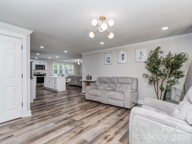 6821 Saddle Point Road, Charlotte, NC 28212