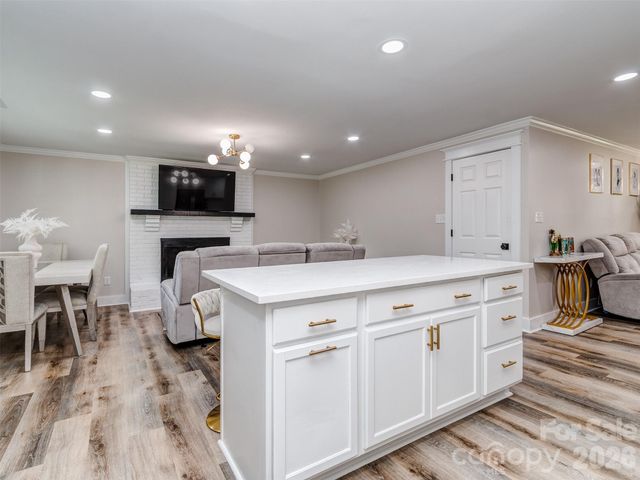 6821 Saddle Point Road, Charlotte, NC 28212