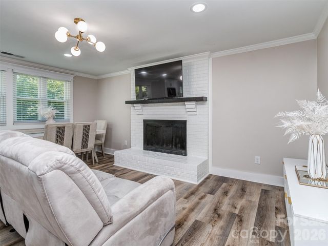 6821 Saddle Point Road, Charlotte, NC 28212