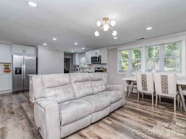 6821 Saddle Point Road, Charlotte, NC 28212