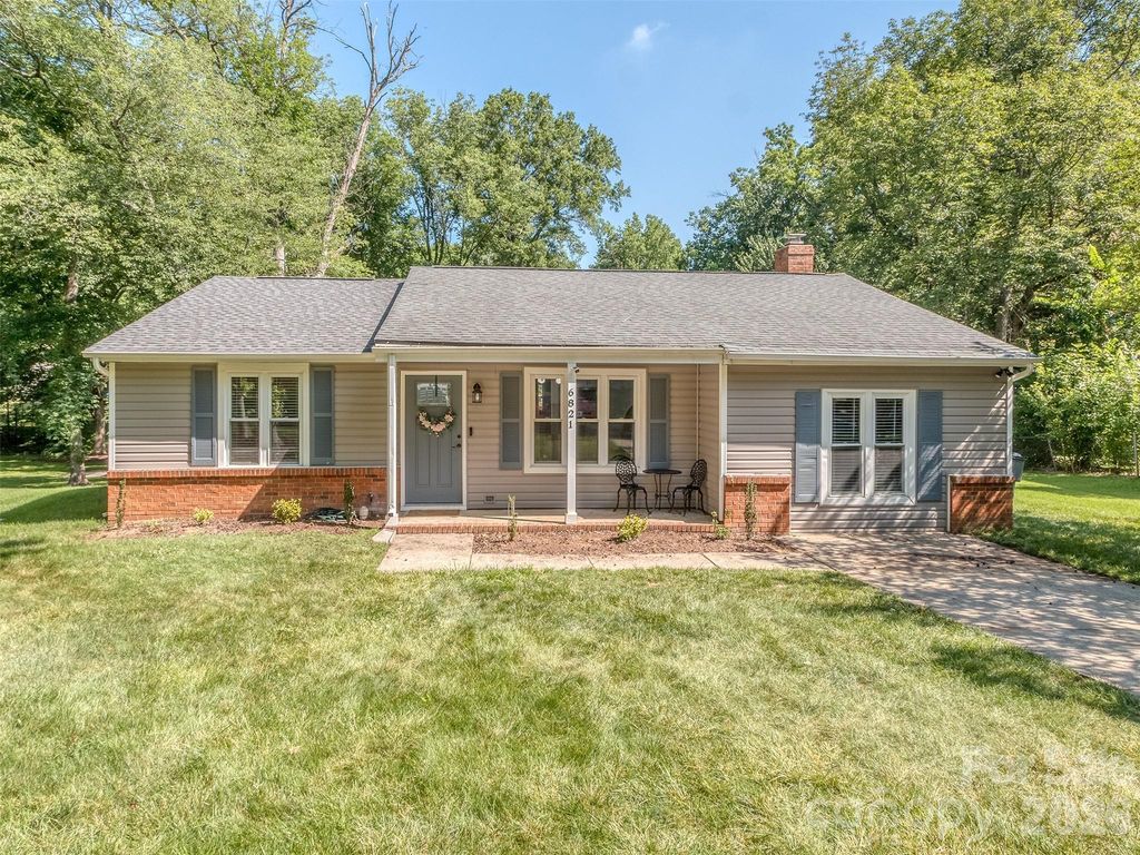 6821 Saddle Point Road, Charlotte, NC 28212
